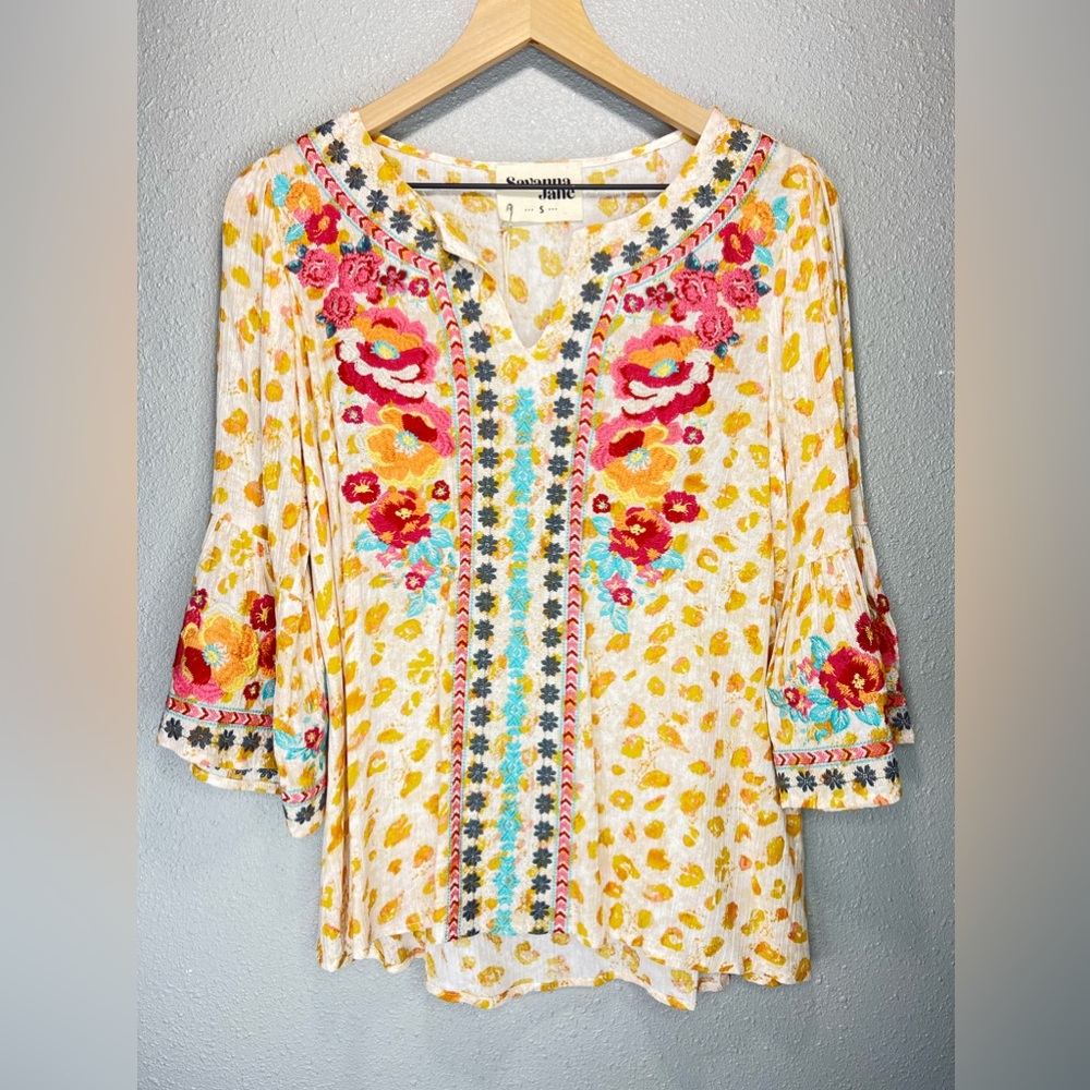 NWT!‎ Savanna Jane Floral Embroidered Bell Sleeve Leopard Top Size Small